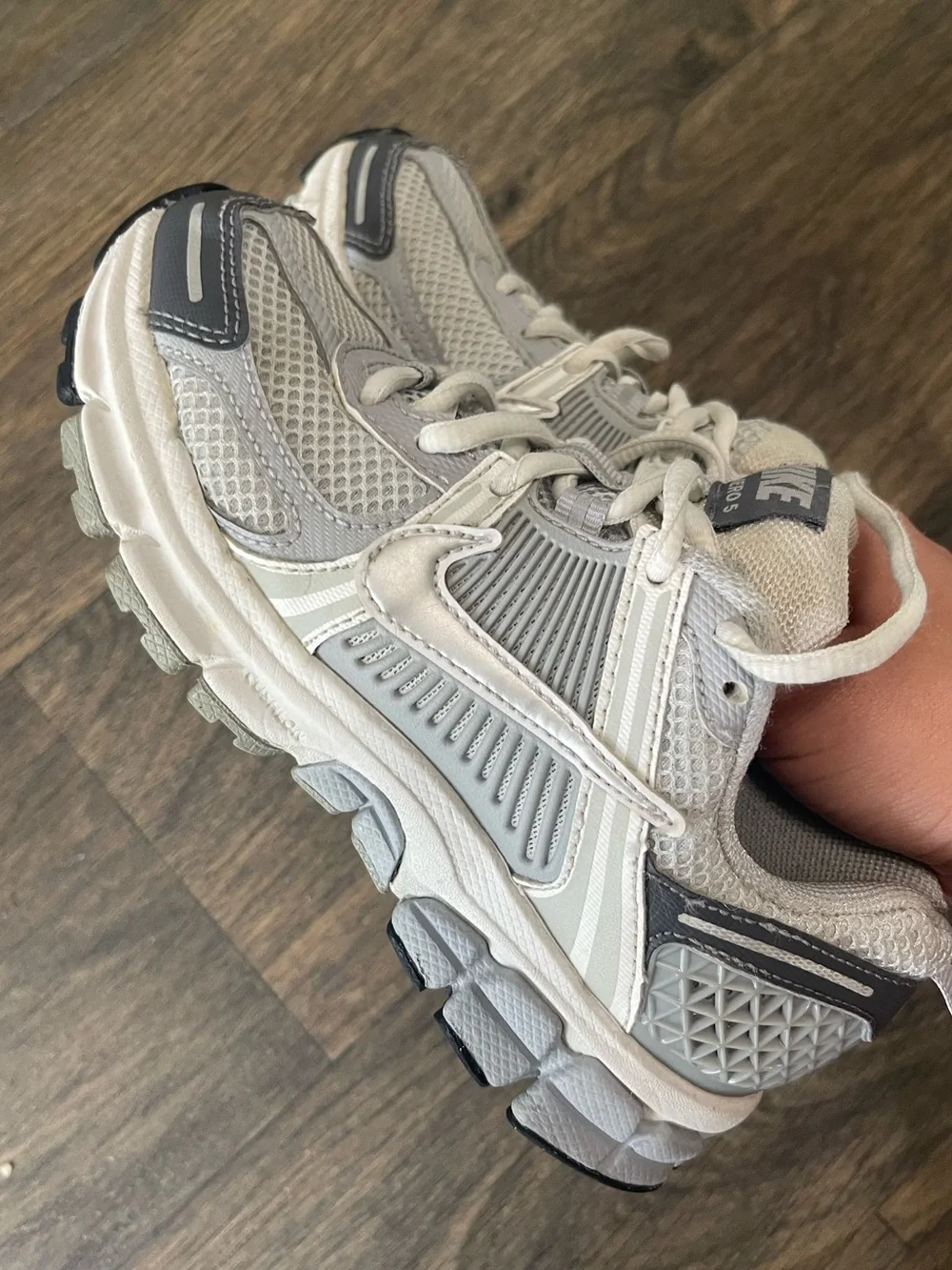 Nike Vomero 5 -kids size 1